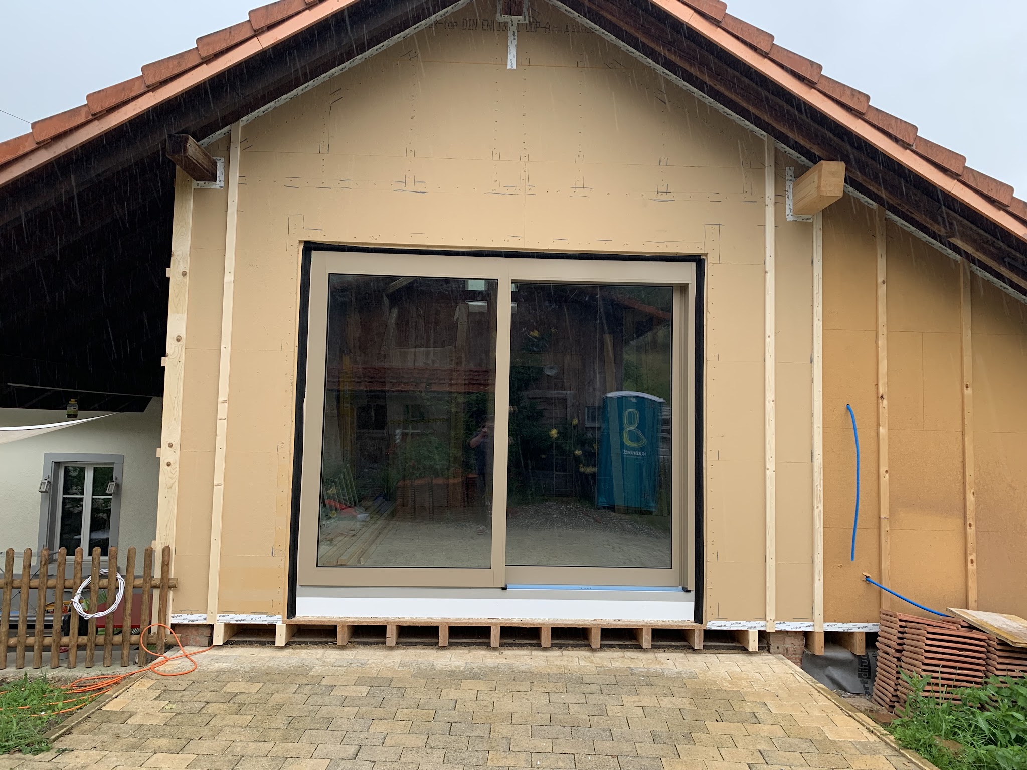 Fenstermontage am Wohnhaus